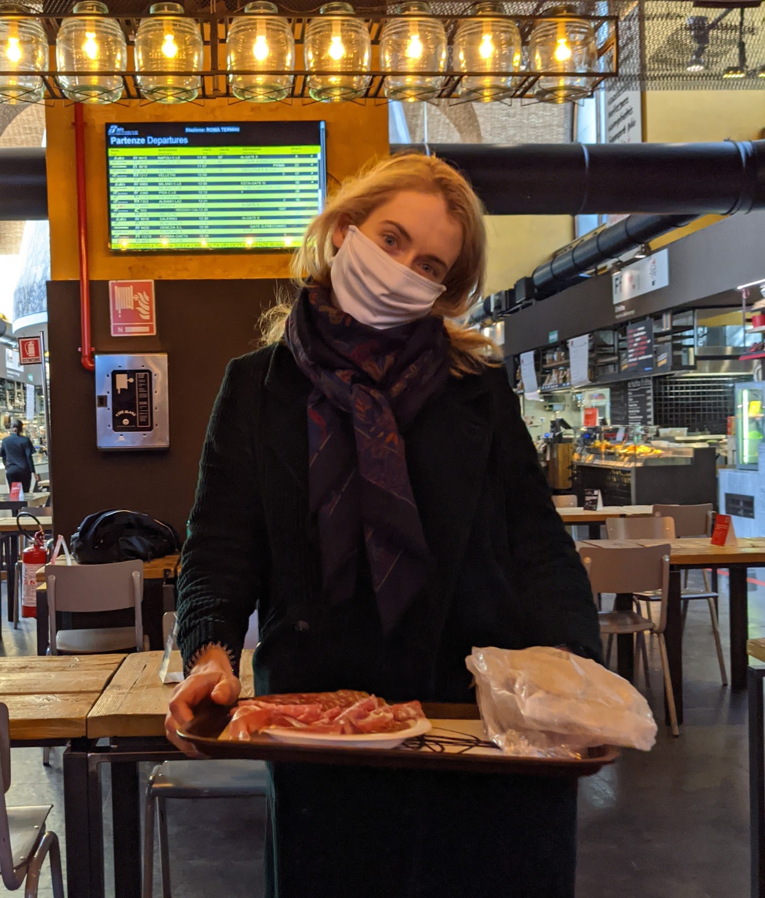 Nelly bringing me food at the mercado centrale